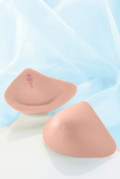 Brustprothese TriNature Asymmetric SoftLite -Mode Dessous Geschäft 1081 2klein 1280x1280