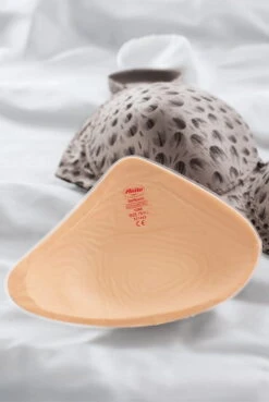 Brustprothese Softback Asymmetric 8 Brustprothese Softback Asymmetric -Mode Dessous Geschäft Anita Care VP Softback Asymmetric 1080 03 1280x1280