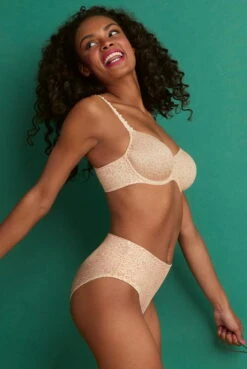 Rosa Faia Taillenslip+ Joy -Mode Dessous Geschäft Rosa Faia Taillenslip Joy 1361 107 smart rose 03 1280x1280